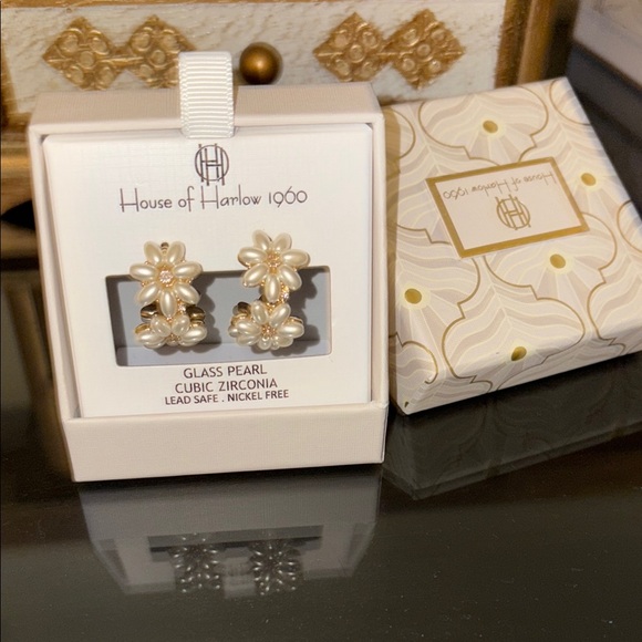 House of Harlow 1960 Jewelry - BNIB House of Harlow 1960 Pearl Flower Earrings